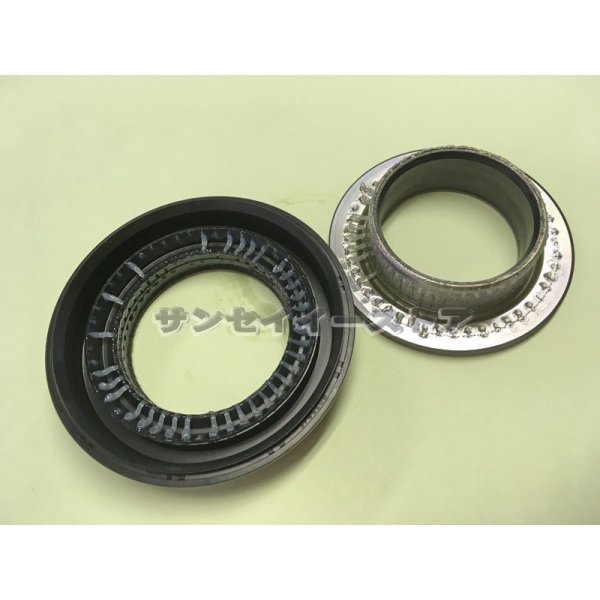 画像6: クボタ 純正 ロータリー用  爪軸サポートケース側  軸付オイルシール  (6)