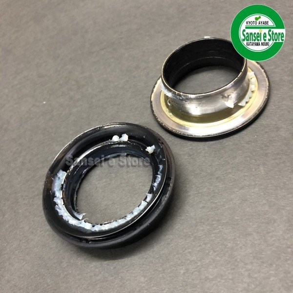 画像3: クボタ 純正 トラクター用  前輪ハブ軸 軸付オイルシール   (3)