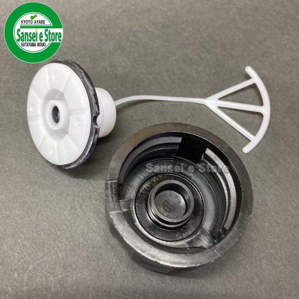 画像5: マキタ/ロビン純正  2サイクルエンジン用  燃料タンクキャップASSY (ストラップ付)   (5)