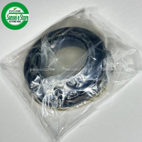 画像2: イセキ 純正 トラクター  ロータリー爪軸チェーンケース側用  オイルシール  (2)