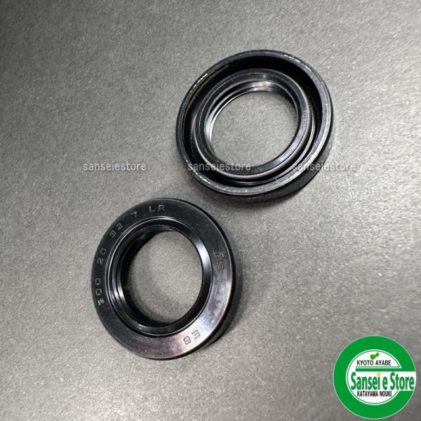 画像2: ホンダ サラダFF500/FF300/FFV300専用 車軸/タイヤ軸 オイルシール 2個  (2)